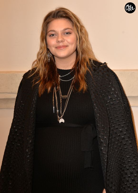 Louane Emera lors du photocall du dernier défilé de mode Haute-Couture printemps-été 2020 "Jean-Paul Gaultier" au théâtre du Châtelet à Paris, France, le 22 janvier 2020. © Veeren-Clovis/Bestimage