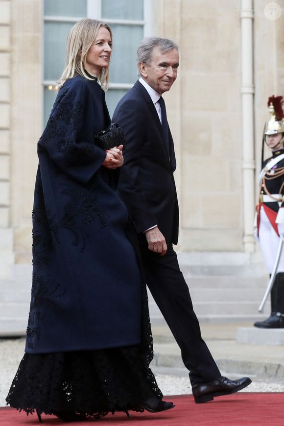 Delphine Arnault, PDG de Dior et son père Bernard Arnault, PDG de LVMH - Arrivée des invités au dîner d'Etat en l'honneur du président chinois Xi Jinping et de sa femme la Première Dame Peng Liyuan au palais présidentiel de l'Elysée à Paris, France, le 6 mai 2024. © Stéphane Lemouton / Bestimage