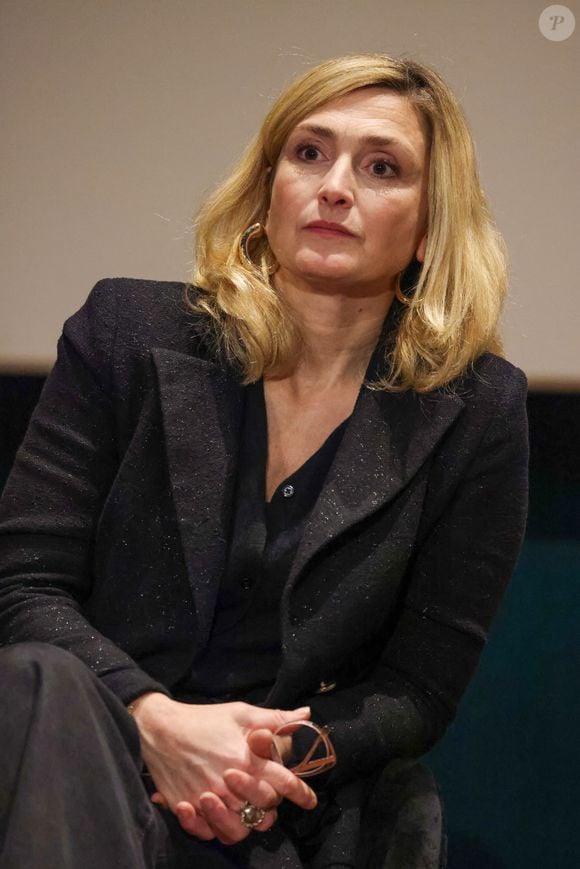 Exclusif - L'actrice - réalisatrice Julie Gayet lors de la présentation du film "Olympe, une femme dans la révolution" au cinéma Jean Eustache à Pessac, Gironde, France, le 13 janvier 2025. © Jean-Marc Lhomer/Bestimage