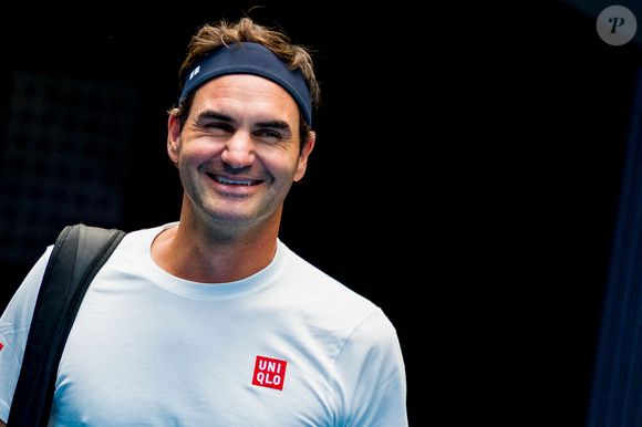 La terrasse offre un panorama à 180 degrés sur la marina et la célèbre île artificielle de Palm Jumeirah.

Roger Federer lors de la première journée de l'Open d'Australie 2026 à Melbourne Park le 18 janvier 2026 à Melbourne, Australie. © PsnewZ/Bestimage