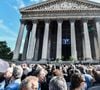 Messe hommage pour le 75e anniversaire de Johnny Hallyday en l'église de La Madeleine à Paris, en présence de milliers de fans. Le 15 juin 2018.