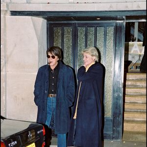 Archives - Jacques Dutronc et Françoise Hardy lors du mariage de Michel Sardou et Anne Perrier en 1999.  (AGENCE / BESTIMAGE).