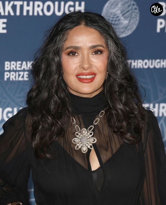 Salma Hayek lors de la 11e cérémonie annuelle du Breakthrough Prize qui s'est tenue au Barker Hangar à Santa Monica, en Californie, le 5 avril 2025.

Backgrid USA / Bestimage