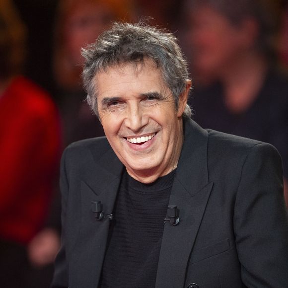 Exclusif - Julien Clerc lors de l'enregistrement de l'émission "Famille je vous aime" présentée par M.Drucker et qui sera diffusée le 29 décembre sur France 3, au studio Rive gauche, à Paris, France, le 2 décembre 2025. © Gaffiot-Perusseau/Bestimage