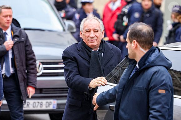 François Bayrou, Premier ministre et ami d'enfance de Catherine Laborde a tenu à être là

François Bayrou, Premier ministre et ami d'enfance de la défunte - Arrivées aux obsèques de C.Laborde en l’église Saint-Roch à Paris, le 6 février 2025. Décédée le 28 janvier 2025 à l'âge de 73 ans, l'ancienne présentatrice météo de TF1 (1988 - 2017) était atteinte de la maladie neurodégénérative à corps de Lewy. 
© Jacovides - Moreau / Bestimage