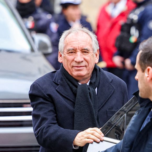 François Bayrou, Premier ministre et ami d'enfance de Catherine Laborde a tenu à être là

François Bayrou, Premier ministre et ami d'enfance de la défunte - Arrivées aux obsèques de C.Laborde en l’église Saint-Roch à Paris, le 6 février 2025. Décédée le 28 janvier 2025 à l'âge de 73 ans, l'ancienne présentatrice météo de TF1 (1988 - 2017) était atteinte de la maladie neurodégénérative à corps de Lewy. 
© Jacovides - Moreau / Bestimage