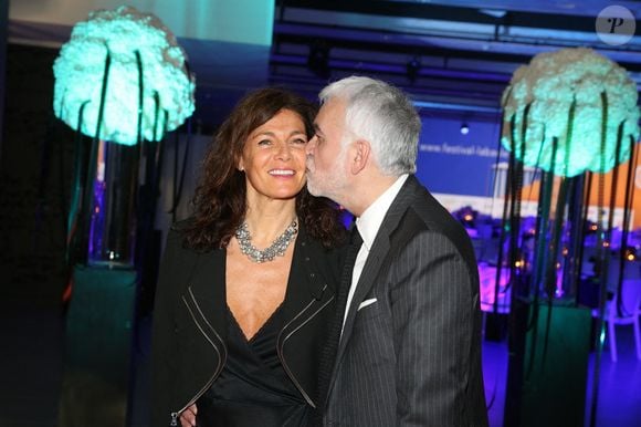 Pascal Praud et sa compagne Catherine assistent à la cérémonie de clôture du 7ème Festival du Cinéma et de la Musique de Film à La Baule, France, le 26 juin 2021. Photo de Jerome Domine/ABACAPRESS.COM