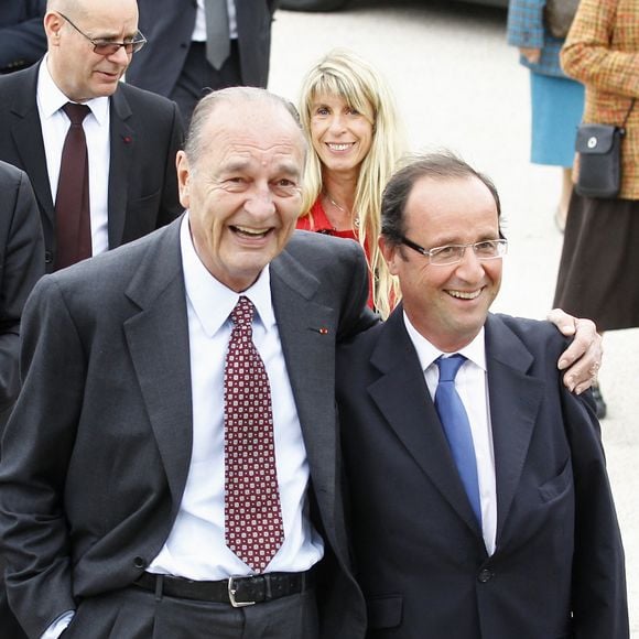 Jacques Chirac et François Hollande visitent l'exposition Arts de Chine au Musée du Président Jacques Chirac à Sarran, France, 11 juin 2011. Photo Patrick Bernard/Abaca