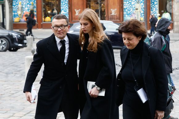 Très amoureux de l'écrivaine qui collabore avec des médias comme Causeur, la Revue des Deux Mondes et Le Figaro, il n'a pas tari d'éloges à son sujet.  

Sylvain Tesson, guest arrivant aux obsèques de Philippe Tesson en l'église Saint-Germain des-Prés à Paris le 10 février 2023.

© Christophe Clovis / Bestimage