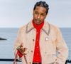 La complémentarité des vestiaires masculin et féminin ouvre la voie à de nouvelles perspectives pour les deux maisons.

A$AP Rocky au deuxième photocall du défilé Chanel "Collection Croisière 2026-2027" sur la terrasse du Casino municipal de Biarritz, France, le 28 avril 2026. 

© Olivier Borde/Bestimage