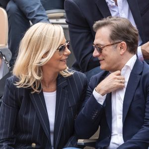 Renaud Capuçon et sa femme Laurence Ferrari en tribunes lors des Internationaux de France de Tennis de Roland Garros 2025, à Paris, France, le 7 juin 2025. © Cyril Moreau/Bestimage