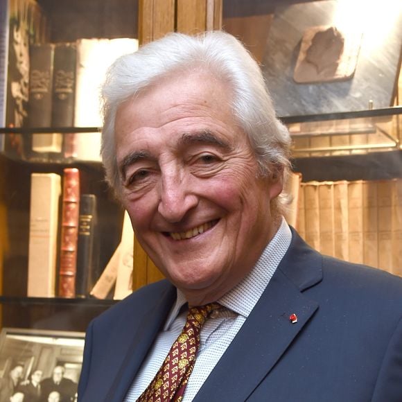 Jean-Loup Dabadie était un célèbre parolier français

Jean-Loup Dabadie - Remise du prix "30 Millions d'amis" à Solange pour son livre "Autoportrait en chienne" au restaurant Drouant à Paris.
© Giancarlo Gorassini / Bestimage