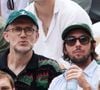 Le chroniqueur de l'émission "Quotidien" a dédié un post Instagram au petit compagnon de vie qu'il avait depuis un moment et qui s'en est malheureusement allé.

Etienne Carbonnier et Loïc Prigent - Célébrités en tribunes des Internationaux de France de tennis de Roland Garros 2023 à Paris le 11 juin 2023. © Jacovides-Moreau/Bestimage