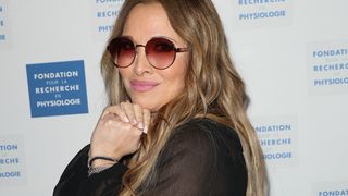 Hélène Ségara sous "surveillance médicale", la chanteuse évoque son état actuel