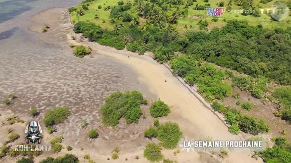 Claire, Gaëlle, Maël, Jérôme des Landes et Jérôme le catalan disputent l'épreuve d'orientation dans "Koh-Lanta, La Revanche des 4 Terres".