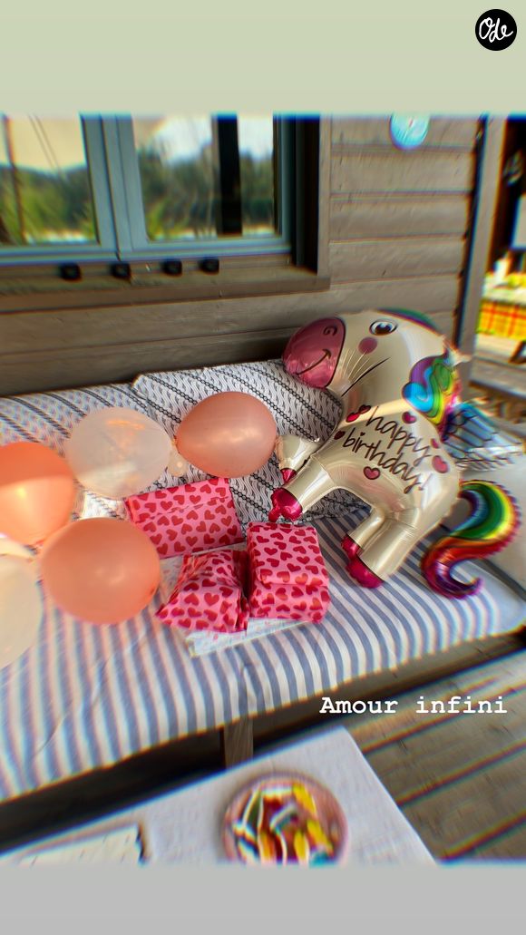 Flavie Péan a partagé plusieurs images des festivités sur Instagram.

Extrait du compte Instagram de Flavie Péan.

© Instagram / Flavie Péan