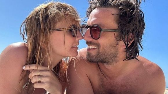 Axelle Laffont amoureuse d'un charmant sportif avec qui elle a 20 ans d'écart, ces belles photos du couple en vacances