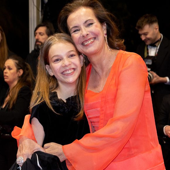 Carole Bouquet et sa petite-fille Darya Rassam - Descente des marches du film « Le comte de Monte-Cristo » lors du 77ème Festival International du Film de Cannes, au Palais des Festivals à Cannes. Le 22 mai 2024
© Olivier Borde / Bestimage