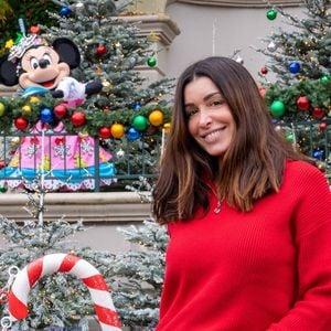 Jenifer assistant au Noël Enchanté Disney au parc DisneyLand Paris à Marne-la-Vallée, près de Paris, France le 20 novembre 2021. Photo par Disneyland Paris via ABACAPRESS.COM