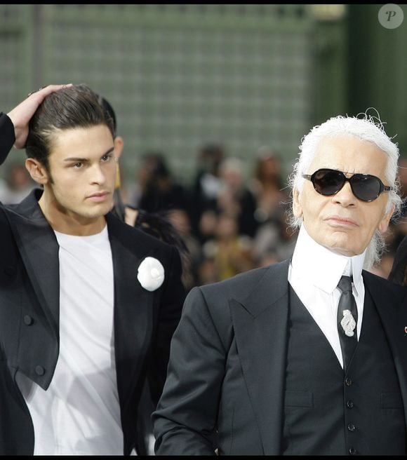 Baptiste Giabiconi, Inès de la Fressange et Karl Lagerfeld - défilé de mode Chanel - collection prêt à porter - Printemps / été 2011 à Paris.