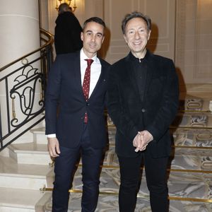 Stéphane Bern et son compagnon Yori Bailleres - Soirée de gala pour la Fondation de la Recherche en Physiologie, "Les Stéthos d'Or" au Four Seasons Hôtel George V à Paris le 24 mars 2025. ©
Marc Ausset-Lacroix/Bestimage