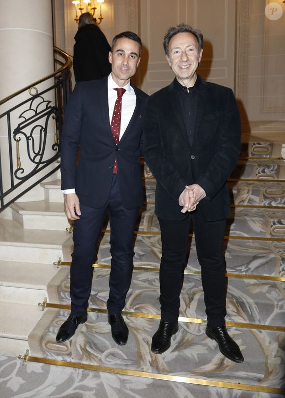 Stéphane Bern et son compagnon Yori Bailleres - Soirée de gala pour la Fondation de la Recherche en Physiologie, "Les Stéthos d'Or" au Four Seasons Hôtel George V à Paris le 24 mars 2025. ©
Marc Ausset-Lacroix/Bestimage