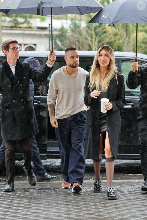 Liam Payne et sa compagne Kate Cassidy arrivent à l'hôtel La Réserve lors de la mode femme automne / hiver 2024-2025 lors de la Fashion Week de Paris (PFW), à Paris, France, le 2 mars 2024. AGENCE / BESTIMAGE