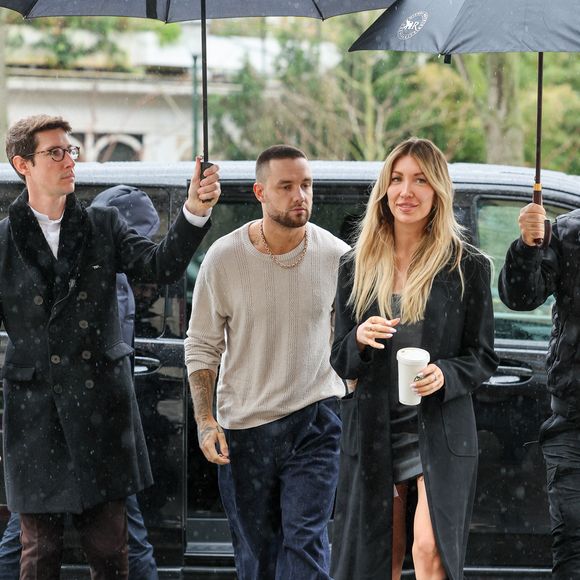 Liam Payne et sa compagne Kate Cassidy arrivent à l'hôtel La Réserve lors de la mode femme automne / hiver 2024-2025 lors de la Fashion Week de Paris (PFW), à Paris, France, le 2 mars 2024. AGENCE / BESTIMAGE