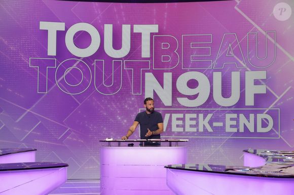 Cyril Hanouna sur le plateau de l'émission "Tout beau, tout n9uf" présentée par C.Hanouna, et diffusé en direct sur W9, Paris, France, le 3 octobre 2025. © Jack Tribeca / Bestimage