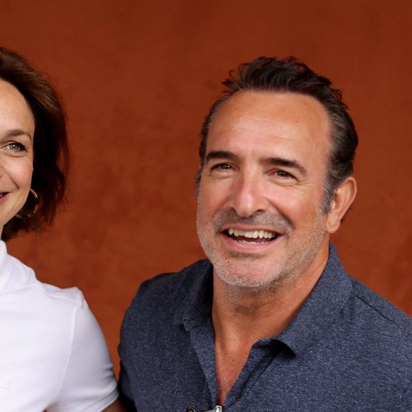 Jean Dujardin et sa femme Nathalie Péchalat au village lors des Internationaux de France de tennis de Roland Garros 2023, à Paris, France, le 11 juin 2023. © Jacovides-Moreau/Bestimage