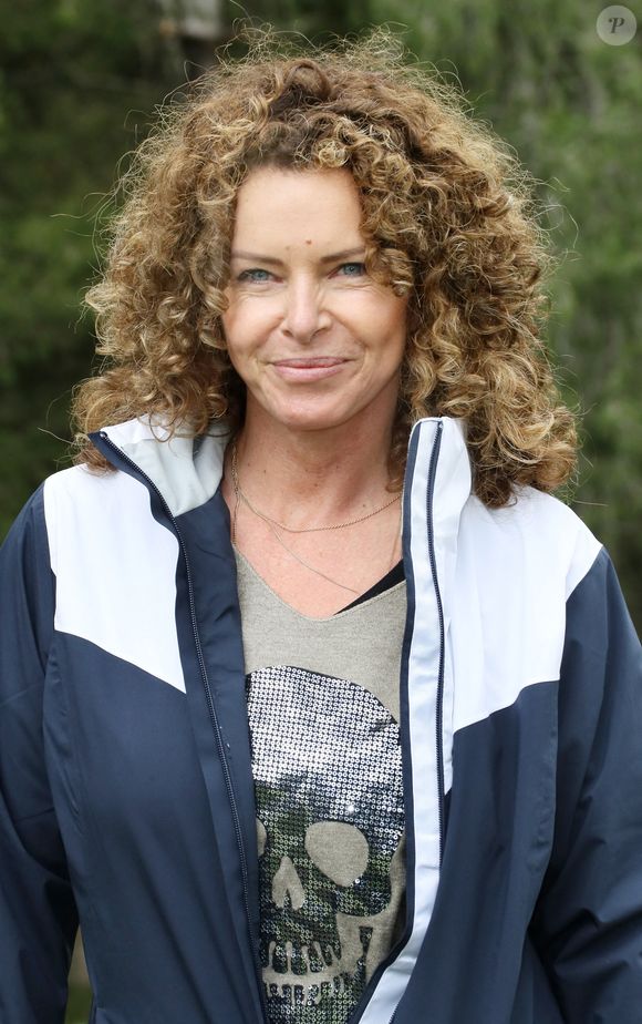 Elle a été confrontée à deux maladies graves, dont une cardiomyopathie aigüe.

Manuela Lopez lors de l'opération "Golf pour tous", organisé par l'association Balles Blanches à l'occasion de la première édition du " Festival des programmes jeunesse" de Lourdes le 25 octobre 2020.

Agence / Bestimage