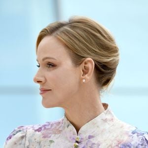 Charlène de Monaco a marqué les esprits lors d’un événement officiel à Monaco.

Le Prince Albert II de Monaco, la princesse Charlene de Monaco et la princesse Akiko de Mikasa du Japon, ont célébré les 20 ans de relations diplomatiques entre le Japon et Monaco, sur le parvis du Grimaldi Forum, près du jardin japonais. © Bruno Bebert/Bestimage