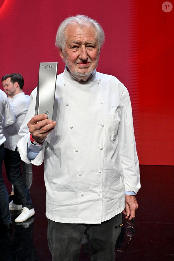 Le chef Pierre Gagnaire a reçu le prix de "Chef Mentor" - Cérémonie des remises des Etoiles Michelin 2026 au Grimaldi Forum à Monaco le 16 mars 2026. 1 étoile, 7 nouveaux 2 étoiles et 1 nouveau 3 étoiles pour l'édition 2026 © Bruno Bebert/Bestimage