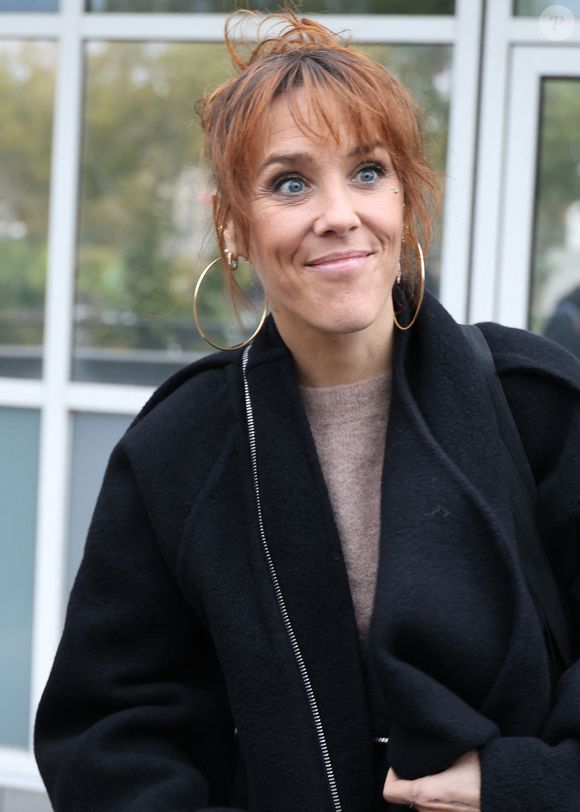 Exclusif - Zaz - Arrivées lors de l'enregistrement de l'émission "Vivement Dimanche" (du 16 novembre) à Paris le 22 octobre 2025. © Bestimage