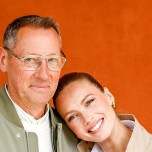 Amandine Petit et son père Jean-Luc au photocall du village lors des Internationaux de France de Tennis de Roland Garros 2026, à Paris, France, le 4 juin 2026. © Jacovides-Moreau/Bestimage