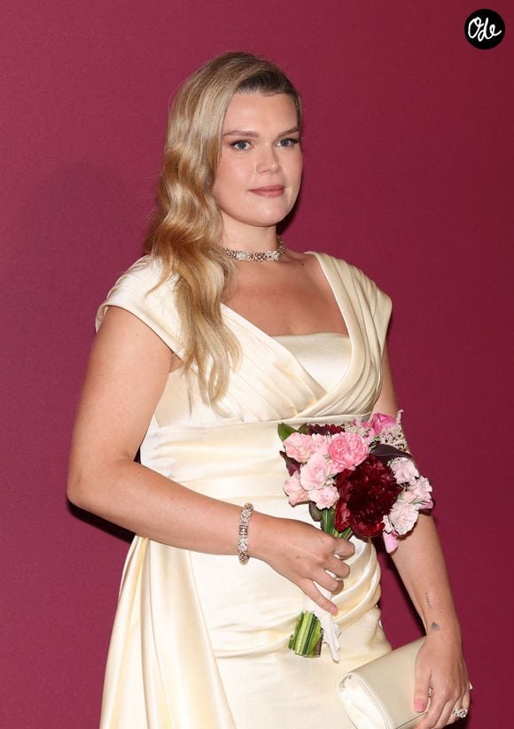 Elle refuse toutefois que ses choix soient comparés à ceux de sa grand-mère.

 Camille Gottlieb - 77ème Gala de la Croix Rouge, salle des Etoiles à Monaco le 18 juillet 2026. © Claudia Albuquerque/Bestimage