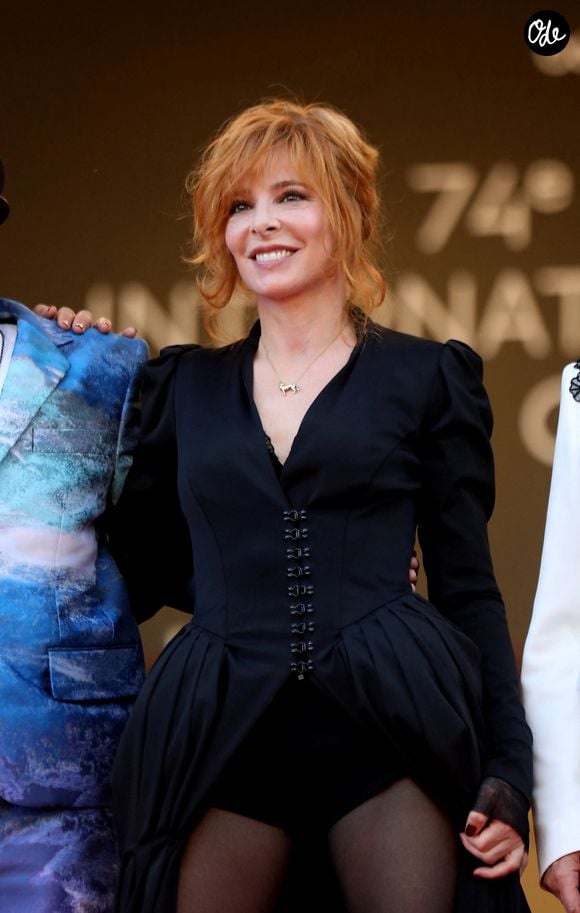 Mylène Farmer - Montée des marches du film « OSS 117 : Alerte rouge en Afrique Noire » lors du 74ème Festival International du Film de Cannes. Le 17 juillet 2021
© Borde-Jacovides-Moreau / Bestimage