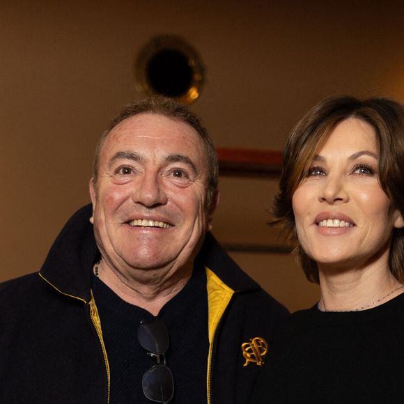 Alors qu'il officie désormais comme chroniqueur, le cinéaste est revenu avec émotion palpable sur sa relation passée avec Mathilde Seigner. 

Exclusif - Fabien Onteniente, Mathilde Seigner - Avant-première du film "Au cœur de nos terres" au Club de l'Etoile qui sortira sur Fance 2 le 4 mars à Paris le 17 février 2026. © Julien Sarkissian/Bestimage
