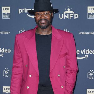 Amateur de mode, c'est aussi un grand fan de musique...

Djibril Cissé assistant à la 30e cérémonie de remise des Trophées de l'UNFP au Pavillon Gabriel à Paris, en France, le 15 mai 2022. Photo Jérôme Domine/ABACAPRESS.COM