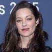 Chevelure romantique et robe suggestive… Marion Cotillard réapparaît et sort le grand jeu aux révélations des César