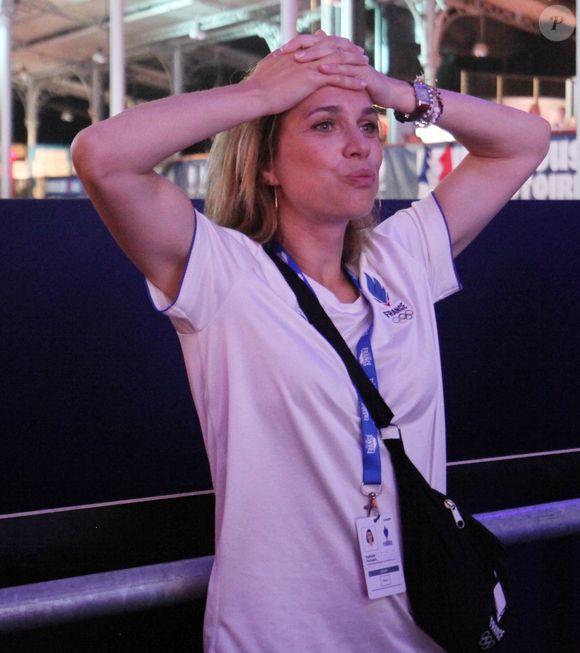 “Qu’il s’amuse ! Franchement, c’est Danse avec les stars, pas les Jeux olympiques… Tout va bien”, a répondu Nathalie Péchalat

Nathalie Pechalat (patineuse) - Les médaillés français des Jeux Olympiques Paris 2024, au Club France à la Grande Halle de la Villette à Paris. Le 10 août 2024
© Jonathan Rebboah / Panoramic / Bestimage