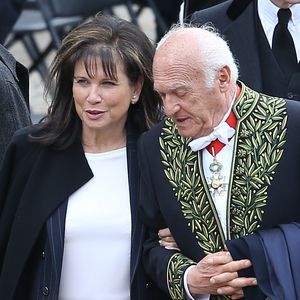 Une bien triste nouvelle pour Anne Sinclair et l'ensemble de son entourage...

Anne Sinclair et son mari Pierre Nora - Hommage national à Alain Decaux à l'Hôtel national des Invalides à Paris © Cyril Moreau/Bestimage