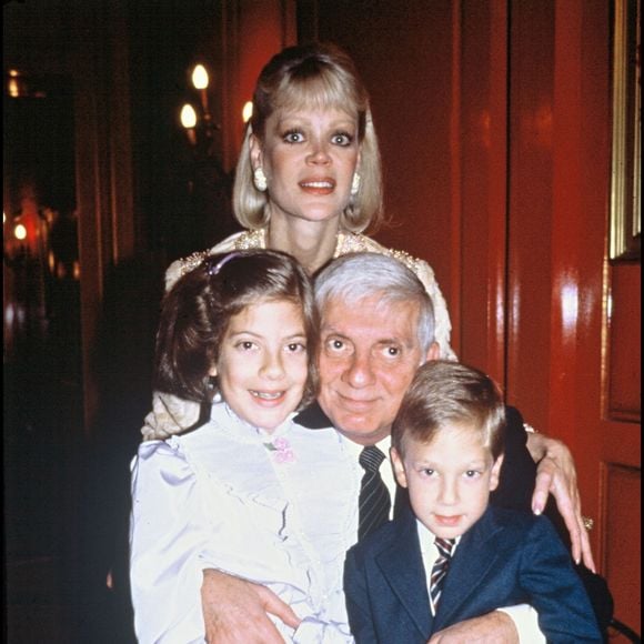 Archives - Aaaron Spelling, sa femme Candy, sa fille Tori et son fils Randy. 

Photo : Alpha Agency / Bestimage