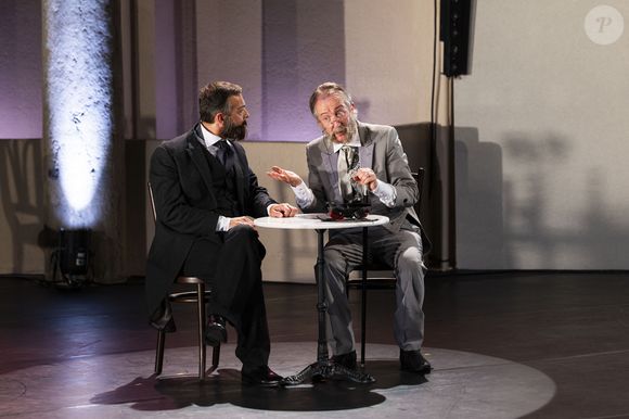 Exclusif - Vadim Sher et Christophe Barbier - 41ème édition du Festival de Ramatuelle : Les Nuits Classiques : "Offenbach et les trois empereurs" le 30 juillet 2025.
© Cyril Bruneau / Festival de Ramatuelle / Bestimage