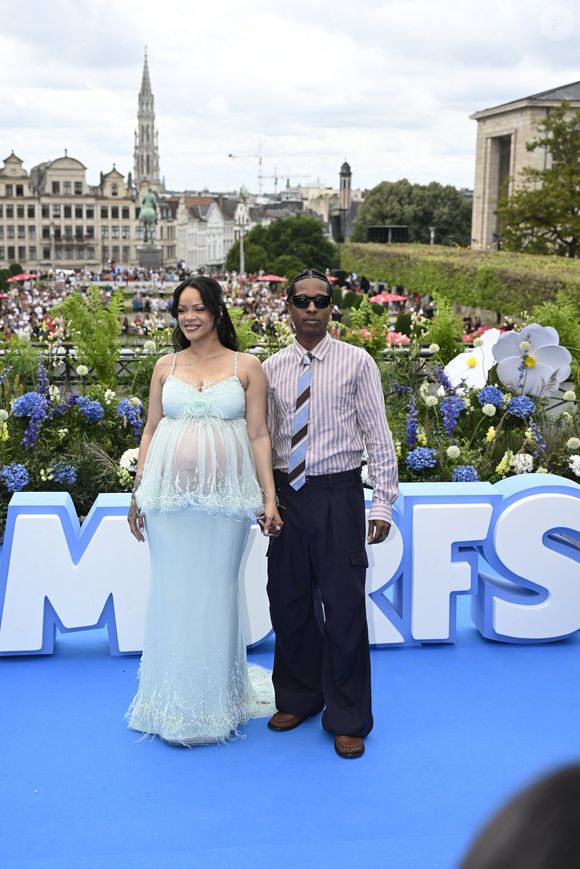 Rihanna, enceinte, aux arrivées et au photocall de la première du film Les Schtroumpfs au Mont des Arts à Bruxelles, Belgique, le 28 juin 2025. © Jan De Meuleneir/Photonews/Bestimage