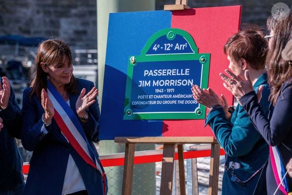 Anne Hidalgo, maire de Paris lors de la cérémonie d'inauguration de la passerelle Jim Morrison près de la Bastille, dans le quartier où le chanteur a vécu quelques mois et où il est enterré, à Paris, France, le 11 avril 2025. Photo Denis Prezat/ABACAPRESS.COM