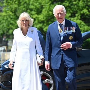 Le roi Charles III et la reine Camilla arrivent au Mémorial australien de la guerre à Canberra, pour commémorer le service et le sacrifice des vétérans des forces de défense australiennes, au deuxième jour de leur visite en Australie et aux Samoa. Lundi 21 octobre 2024. Photo par Victoria Jones/PA Wire/ABACAPRESS.COM