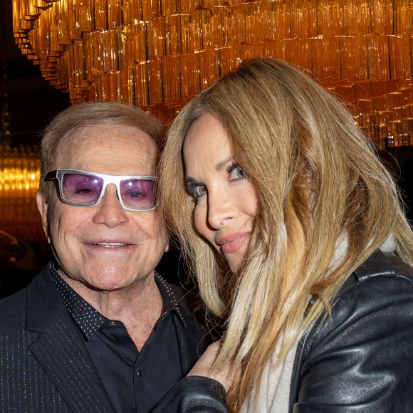 Orlando et Hélène Ségara. au dîner de Noël organisé par M.Gargia et C.Rizk au restaurant La Baia Paris le 23 novembre 2025.

© Sébastien Frémont / Bestimage