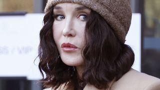 Isabelle Adjani vient de perdre un être cher : cette action qu’elle va réaliser pour l’honorer en région parisienne