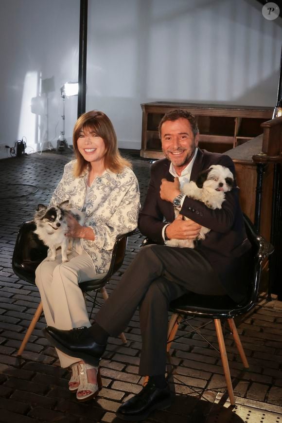 Comme le veut le concept de l'émission, elle vient raconter son amour pour les animaux.

Exclusif - Isabelle Morizet et Bernard Montiel - Isabelle Morizet sur le plateau de l'émission "Animaux Stars", présentée par B.Montiel et diffusée le 1er Novembre 2025 sur la chaîne Animaux TV, à Paris le 17 septembre 2025.
© Jack Tribeca / Bestimage
